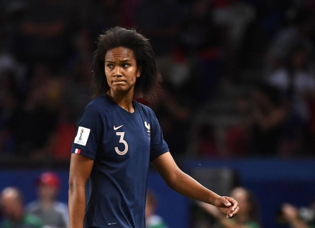 Wendie Wendie Renard, capitana de la selección francesa que acaba de renunciar.