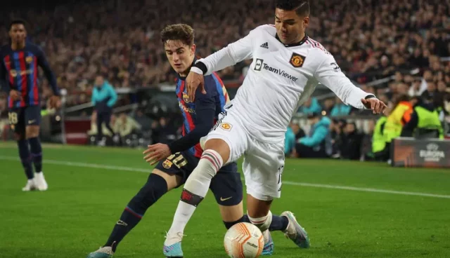 vivos Barcelona y United igualan a dos goles y todo se define en el Old Trafford.