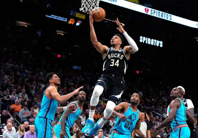 Anteto Antetokuonmpo guió a los Bucks al triunfo y a la clasificación.