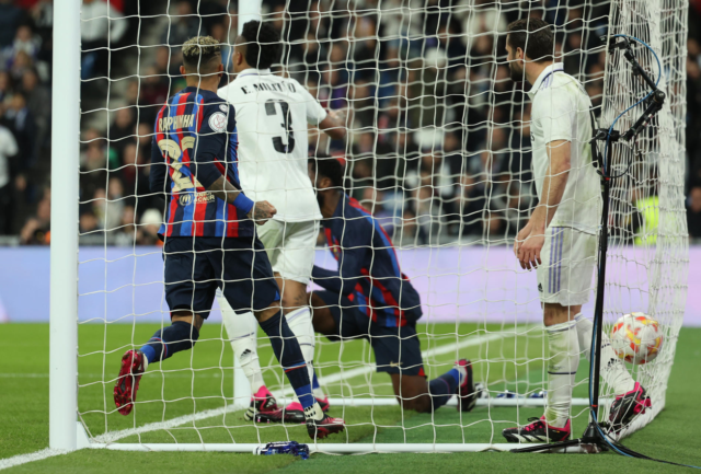 Barce Le cuesta mucho al Real Madrid vencer al Barcelona en el Bernabéu.