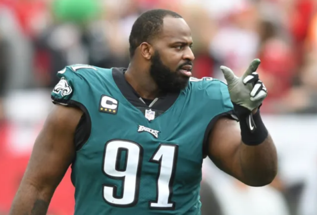 Cox Fletcher Cox firmó por un año y 10 millones de dólares.