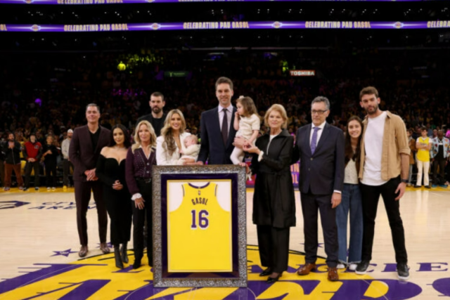 Gasol agradeció a su familia, los fanáticos angelinos y de toda hispanoamérica.