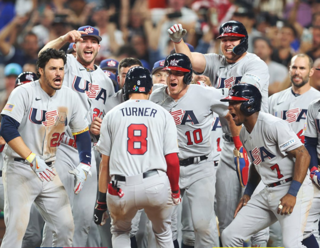 Gringos El campeón Estados Unidos sigue vivo en el Clásico Mundial.