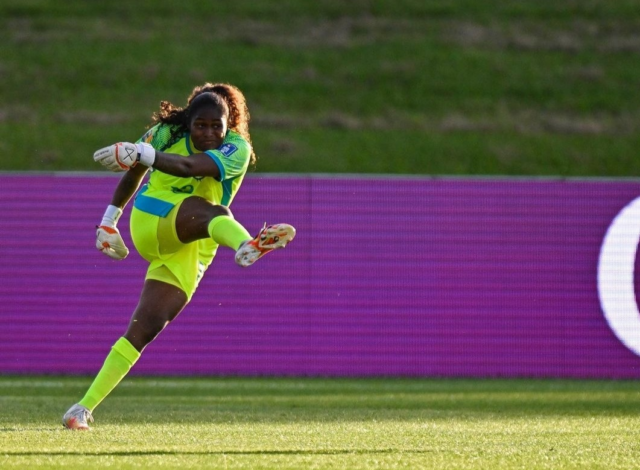 Jenith Bailey es una portera que cada vez muestra más seguridad.