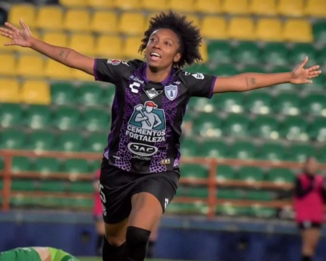 Cox jugó 80 minutos en el triunfo de su equipo el Pachuca.