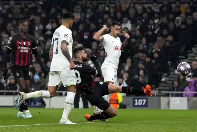 El Milan se volvió a sentir grande y pasó a cuartos en la Champions.