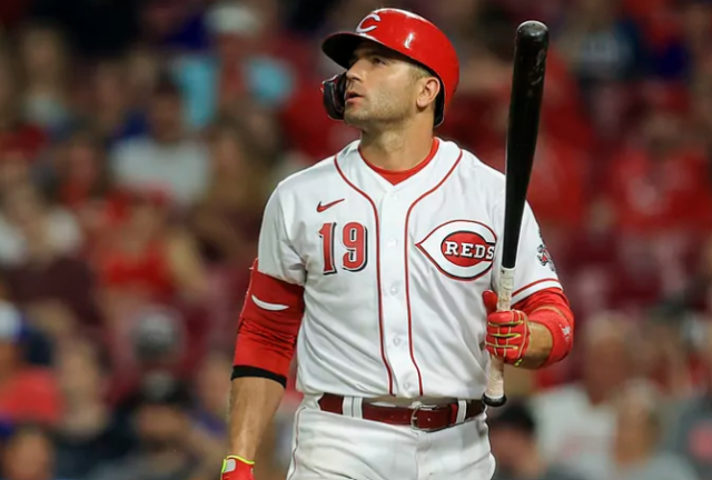 Votto Votto sufrió una lesión en el manguito rotador del hombro izquierdo.