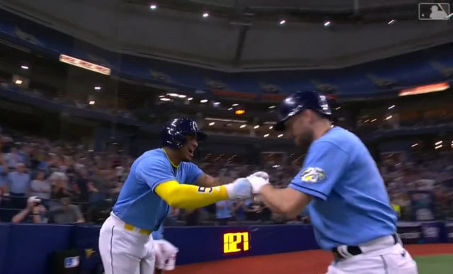 Bambinazo Brandon Lowe dio jonrón solitario en la octava entrada.