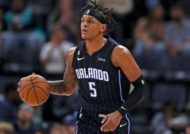 Banchero tuvo promedios de 20 puntos, 6.9 rebotes y 3.7 asistencias por partido.