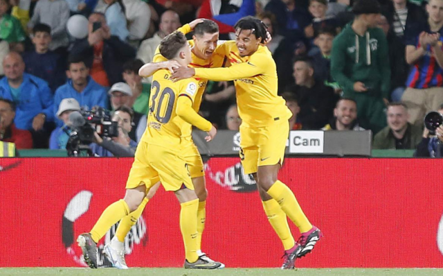 Lewandowski anotó dos goles en la victoria del equipo azulgrana.