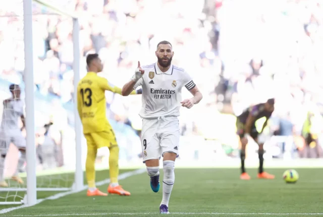 Benzema marcó a los minutos 29. 32 y 36 en la goleada del Madrid.