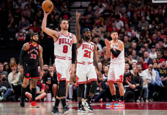 Bulls vencieron anoche 109-104 a los Toronto Raptors.