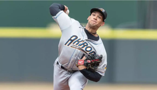 La cirugía se realizó este martes por el doctor Neal ElAttrache.