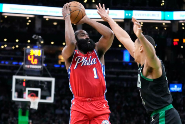 Harden anotó 45 puntos con 17 de 30 en tiros de campo.