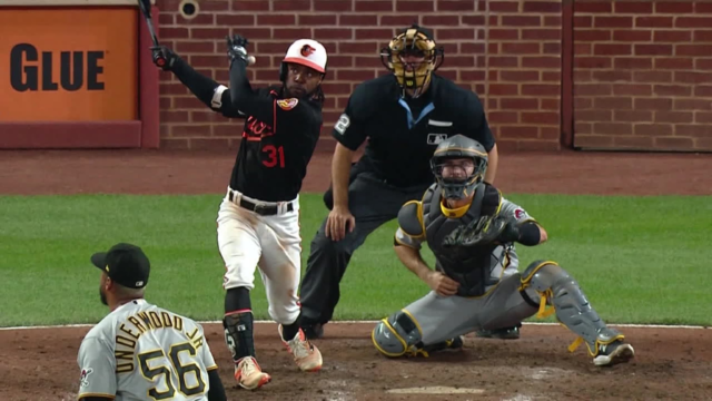 Mullins Mullins completó su ciclo con jonrón en el último turno.