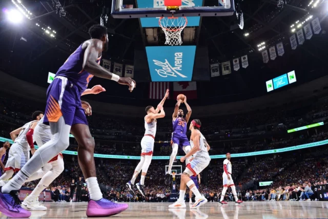 Nuggets Nuggets están a un tris de eliminar a los Suns con todo sus estrellas.