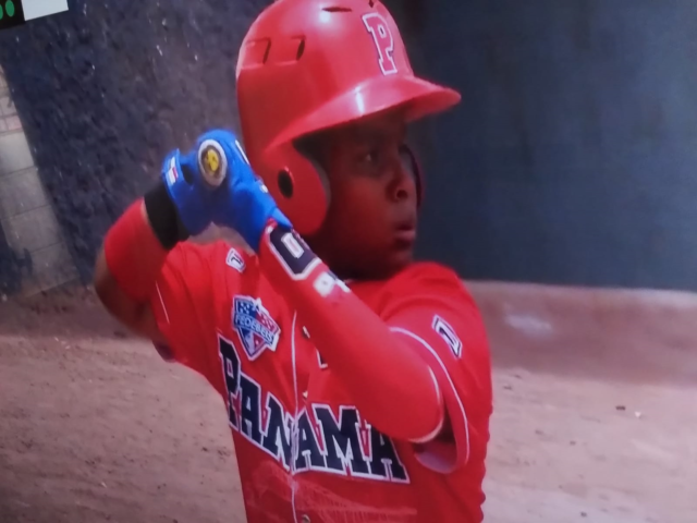 Panamá mantiene buena ofensiva y anota más de diez carreras por tercer partido.