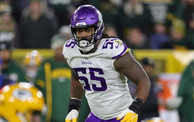 Za El linebacker externo Za'Darius Smith.