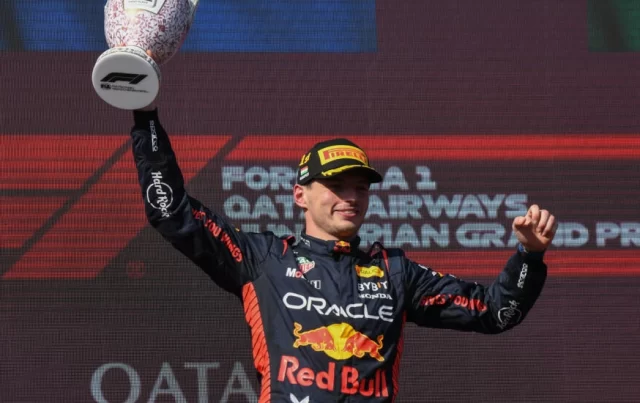 Vers Verstappen del Red Bull celebra tras ganar el GP de Hungría.