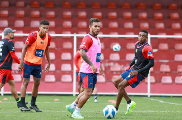 Convo Christiansen convocó a 17 jugadores, en su gran mayoría de la liga local de la LPF.