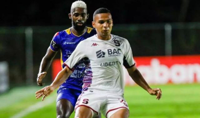 Empatan El Universitario saca empate ante Saprissa y sigue en la pelea.