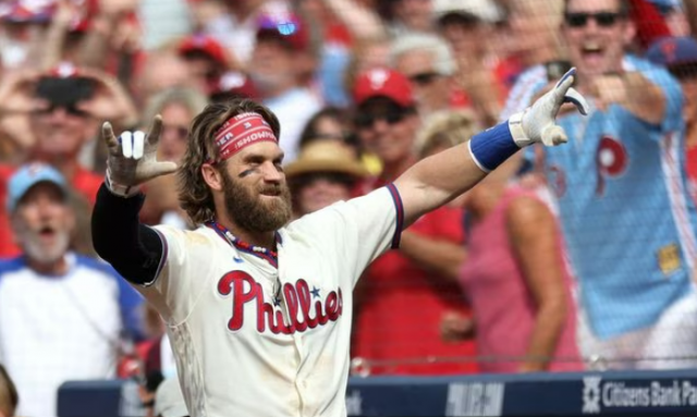 Harper la envió a volar entre jardín derecho y central para conectar el vuelacercas 300.