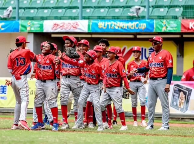 Pana Panamá venció sin dificultad a República Checa y está en la pelea.