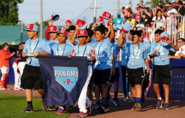 Santiago Panamá representada por el equipo de Santiago de Veraguas se va con gran actuación.