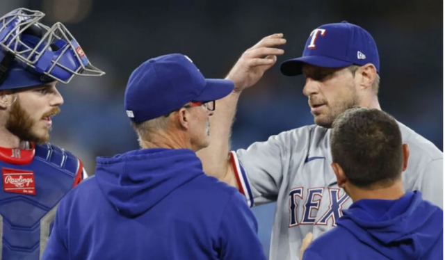 Maxx Max Scherzer tiene una distensión de grado bajo en el músculo.