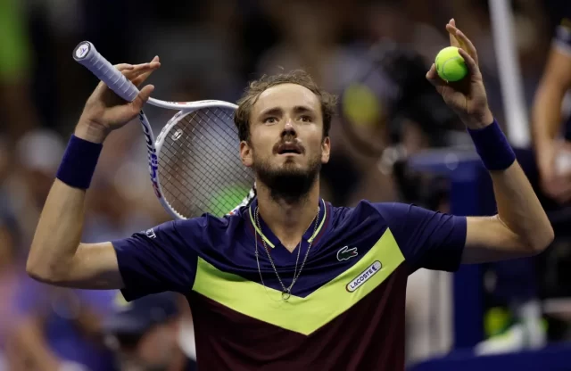 Daniil Medvedev tras dar su mejor tenis y vencer a Carlos Alcaraz.