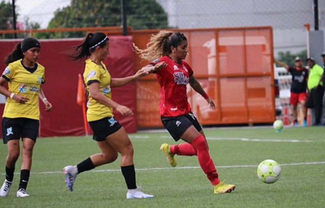 SportingF Sporting San Miguelito inició con el pie derecho.