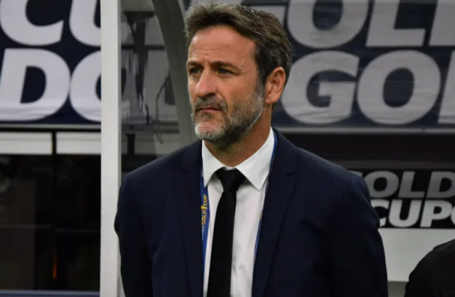 Thomas Thomas Christiansen pide que reflexionen tras rumores de su supuesta renuncia.
