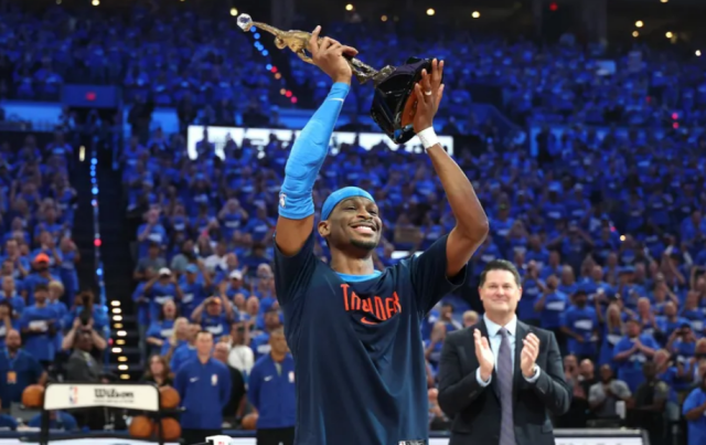 Shai Gilgeous-Alexander consigue su segundo premio MVP de la NBA